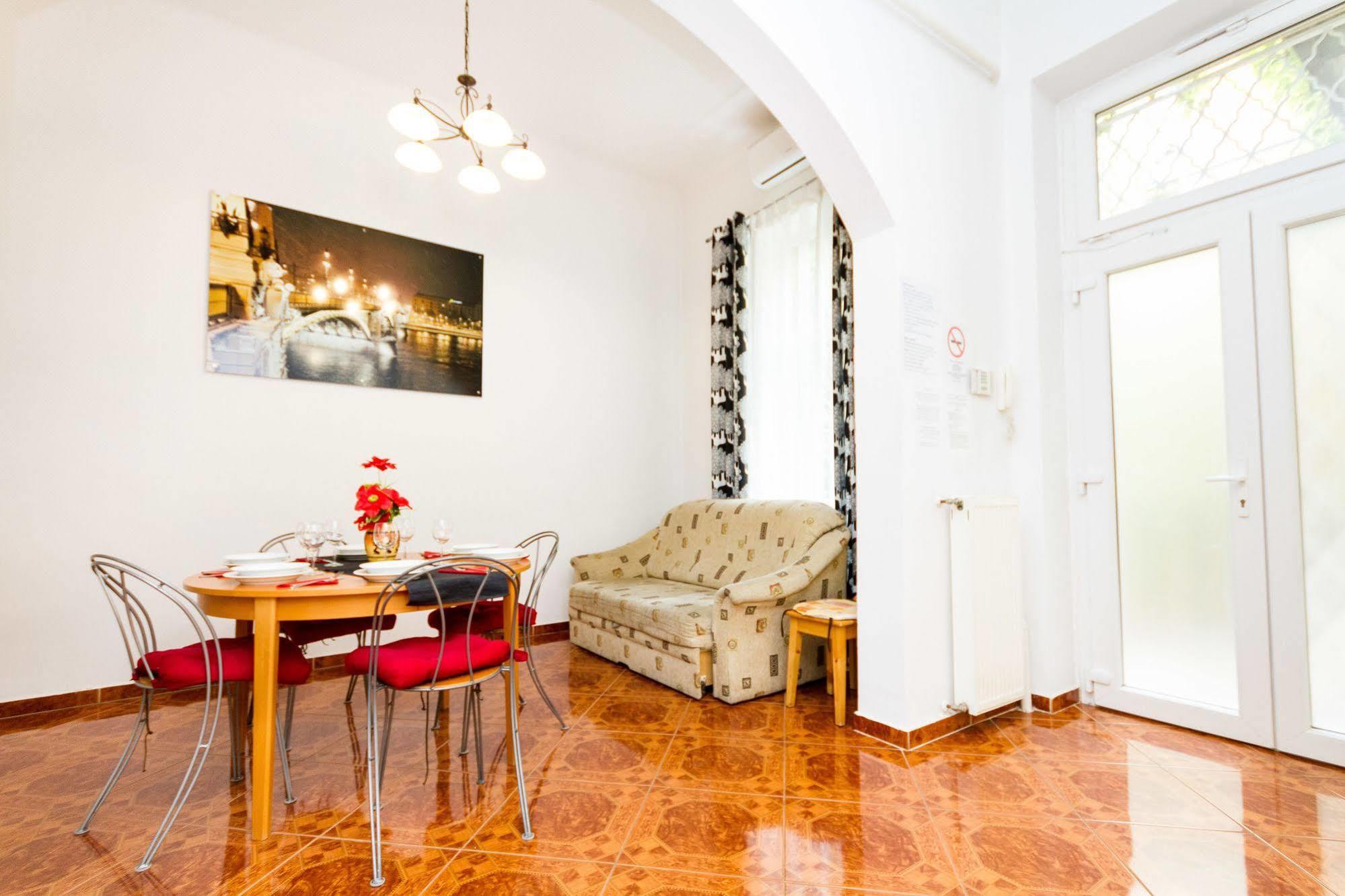 Like Home - City Center - Style Apartment Βουδαπέστη Εξωτερικό φωτογραφία